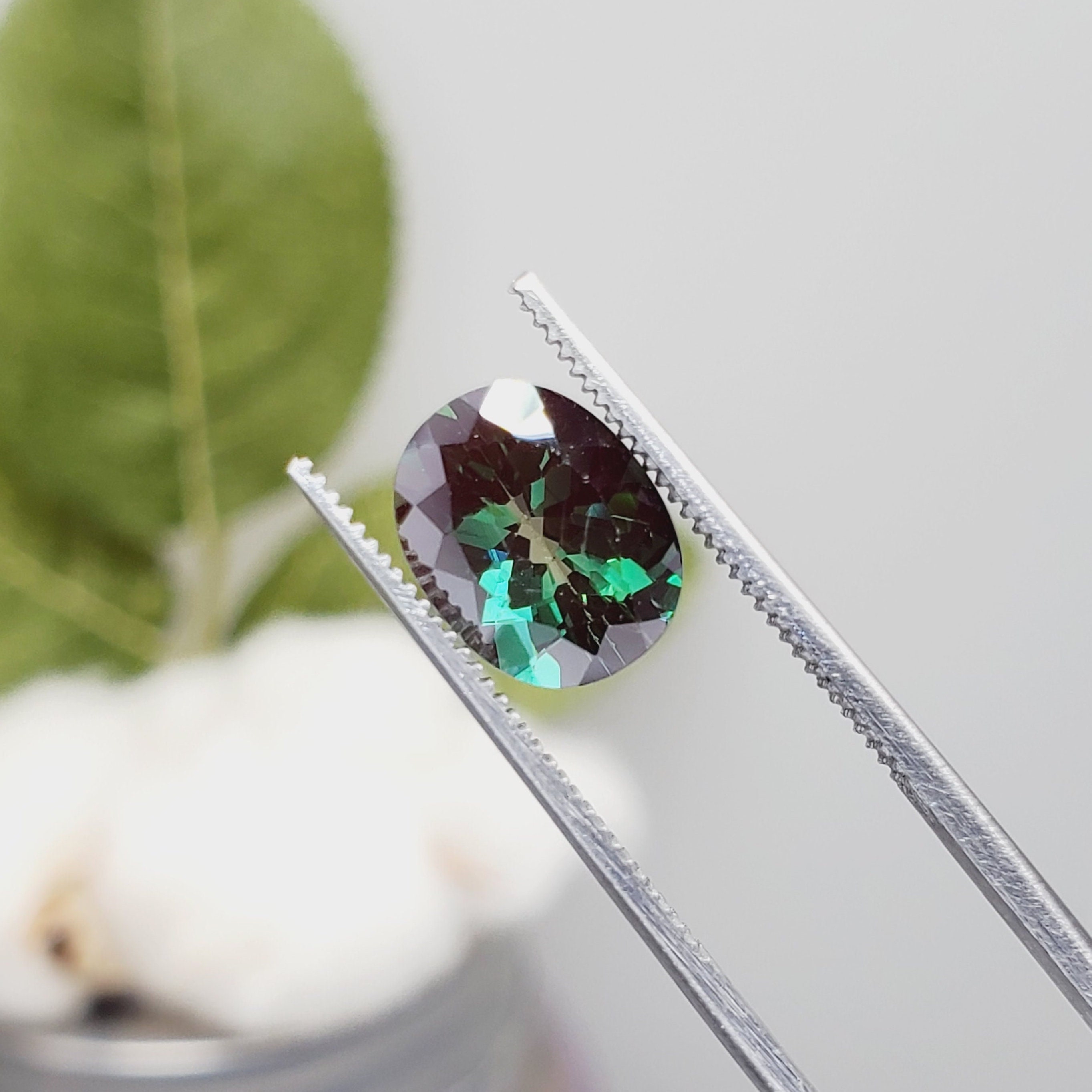 2.70ct Natural Dark Green Andesine-labradorite 10x8mm Oval Loose