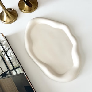 Organic Jesmonite Cloud Tray, Aesthetic Minimalist Oval Wavy Stone Catchall Dish