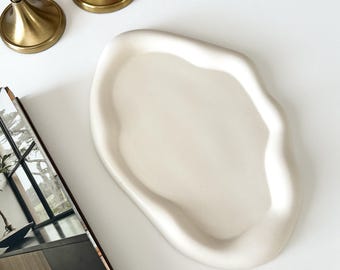 Bandeja organizadora grande orgánica Solace, bandeja de tocador ondulada estética, cuenco minimalista para llaves, plato de piedra neutra, almacenamiento moderno para la entrada.