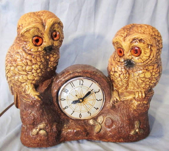 Large Vintage Double Owls Mantle Clock Electric Lanshire Chalkware