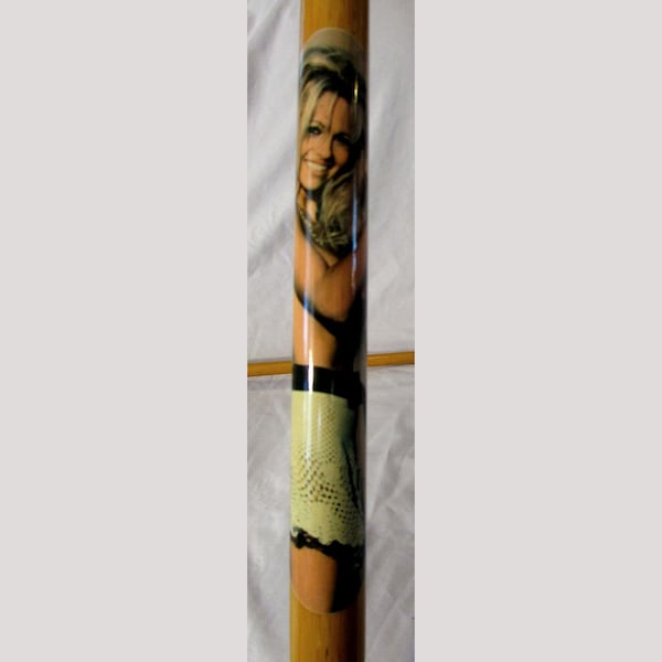 Pam Anderson Pool Cue Wooden Vtg Collectable, Playboy Archives Copyright 1999 17 oz 57.75" Limited Edition With Case