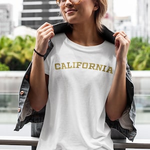 California Gold Foil Style Women&#39;s Relaxed T-Shirt