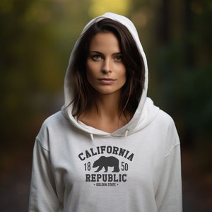 California Republic Vintage Ink Unisex Hoodie | Eco-Friendly Fashion for Trendy Californians & Gift Lovers