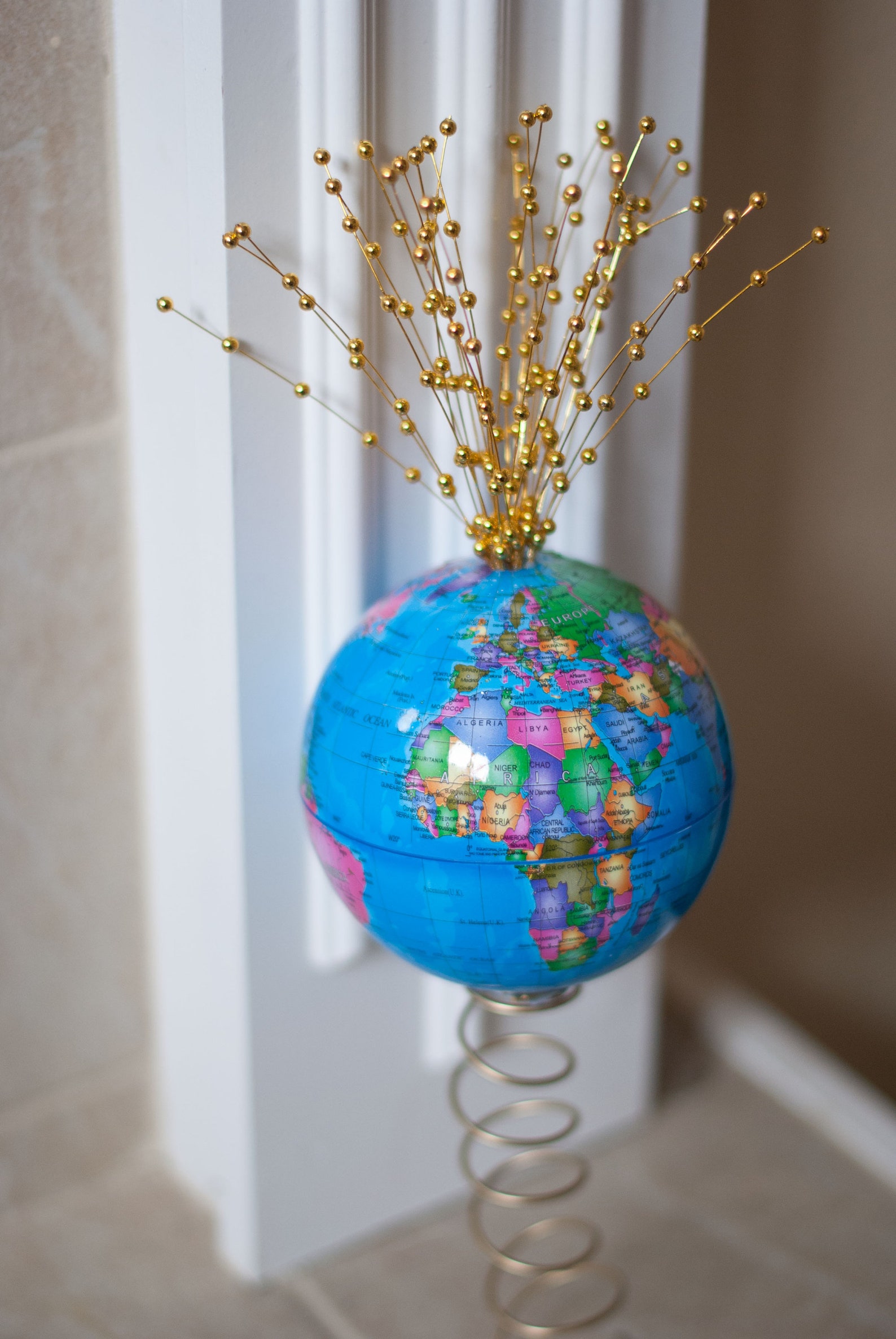 How to Make the PERFECT Travel Themed Christmas Tree! [2024]