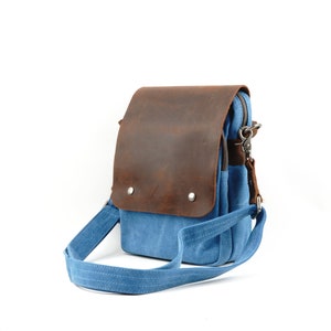 Petit sac messager en toile avec revêtement en cuir d'une seule pièce