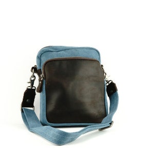 Petit sac à bandoulière en toile avec empiècement en cuir