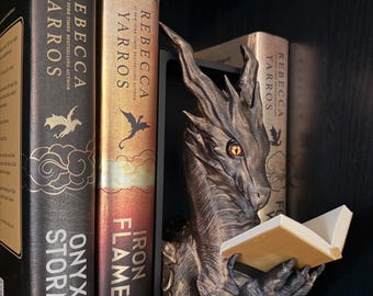 Dragon Book Nook Insert, Fantasy Bookshelf Decor, 3D Printed Dragon Reading Book, Book Lover Gift, Book Nook Decor, Shelf Insert Art