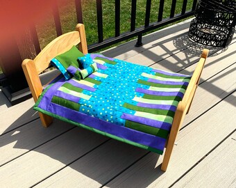 Ropa de cama para muñecas: colcha, colchón y almohadas decorativas en miniatura