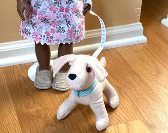 Perrito con accesorios