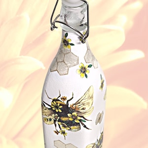 BEE QUEEN Decoupage Glass Wine Bottle & Swing Stopper | Upcycled Decoupage Decor | Decorative Glass Bottle