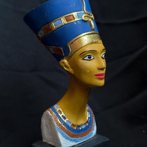 Replicas Nefertiti Statue Ancient Egypt Egyptian Statue of Queen Nefertiti Head Sculpture Queen Nefertiti Bust  Home Decor Made in Egypt