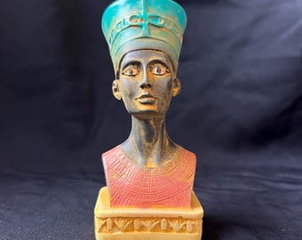 ネフェルティティ女王の最もリアルな胸像 - 古代エジプトの記憶と神性