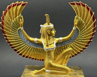 エジプトの女神マアトの翼を開いた像 マアト エジプトの工芸品 神聖な