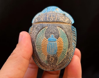 エジプト製の小さな珍しいエジプトのスカラベのお守りカブトムシの青色