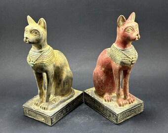 バステト像 - 古代エジプトの猫の女神バステト - 複数の色 - エジプト
