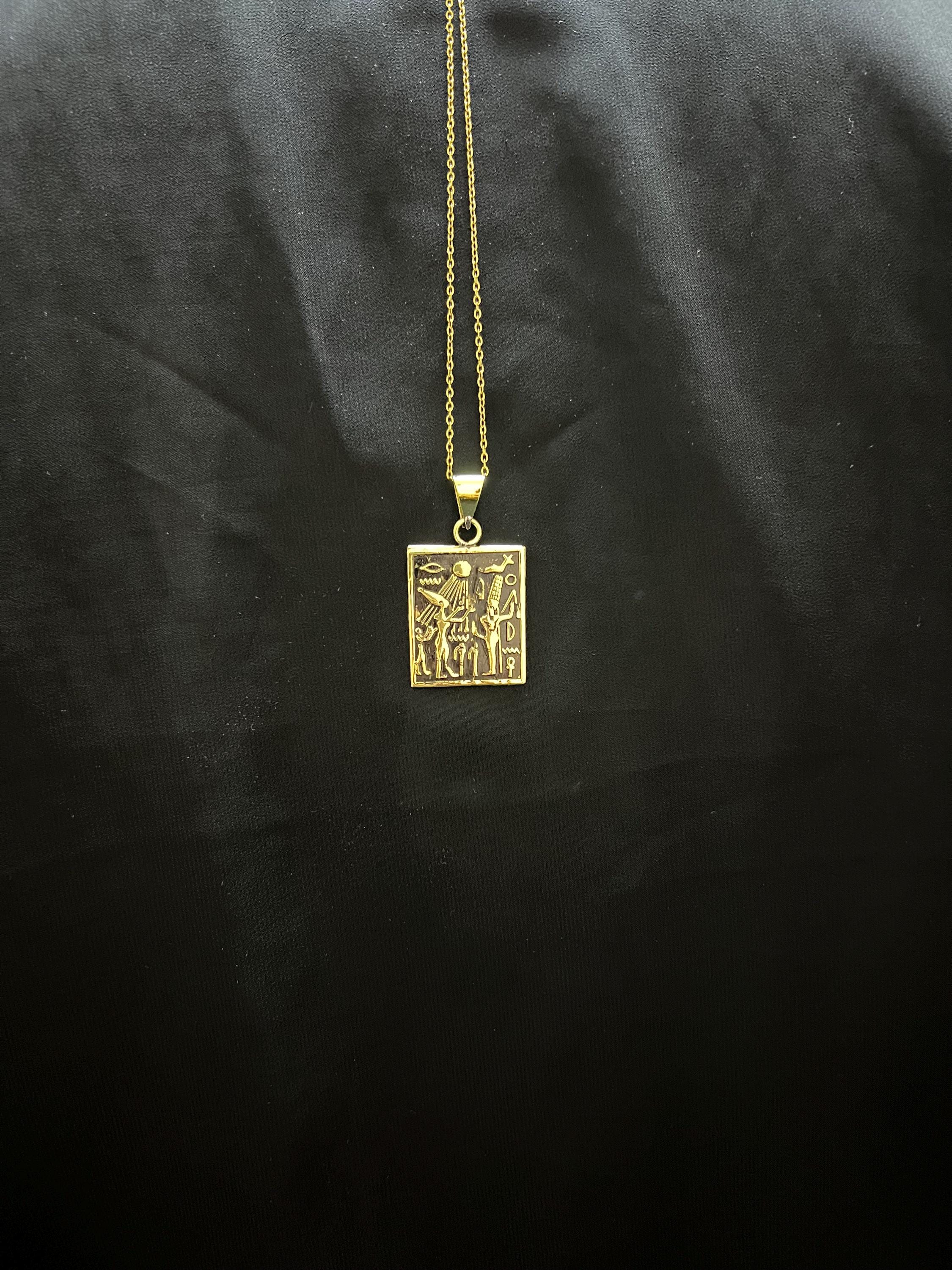 エジプトの象形文字ネックレス - エジプト製の古代の象徴的な彫刻が施