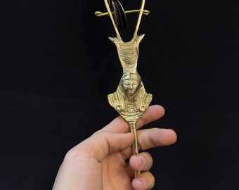 銅製の素晴らしい女神ハトホルのシストラム - 古代エジプトの神聖な