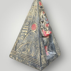 Pyramid of Giza Egyptian Pyramid Statue Symbol of Ancient Egypt Tutankhamun Horus Egyptian relic Personalized Gift Made in Egypt