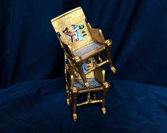 豪華なツタンカーメン王の玉座 - 博物館の展示品 椅子2脚 エジプトの