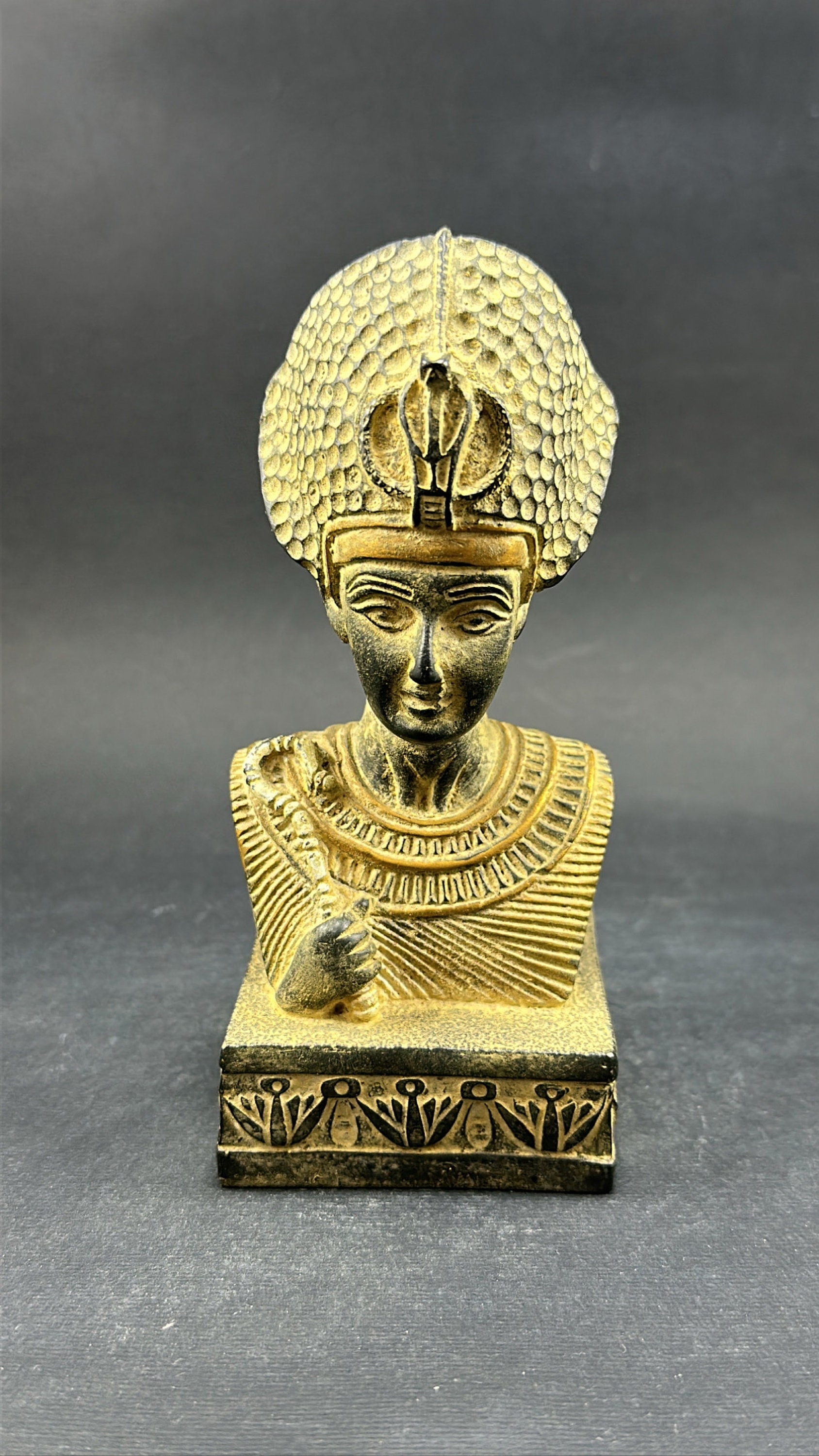 エジプト女王クレオパトラの像 エジプトの像 クレオパトラの彫刻