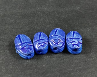 Set di piccoli rari scarabei egiziani amuleti scarabei di colore blu realizzati in Egitto