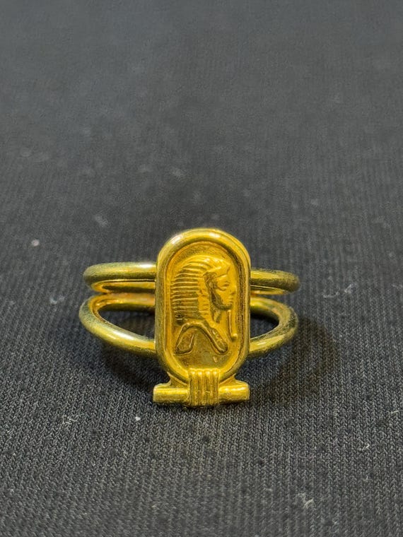 Anillo de sello del faraón Tutankamón, joyería renacentista - Main Image