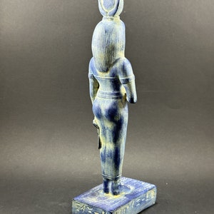 Autentica statua della dea Iside Scultura egiziana antica fatta a mano in pietra pesante realizzata in Egitto immagine 4