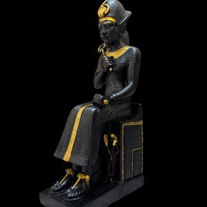 Rare Handcrafted Sculpture Ramses king Ramesses Statue Replica Egyptian artifacts Vintage figurine Pharaoh king Ramesses Made In Egypt
