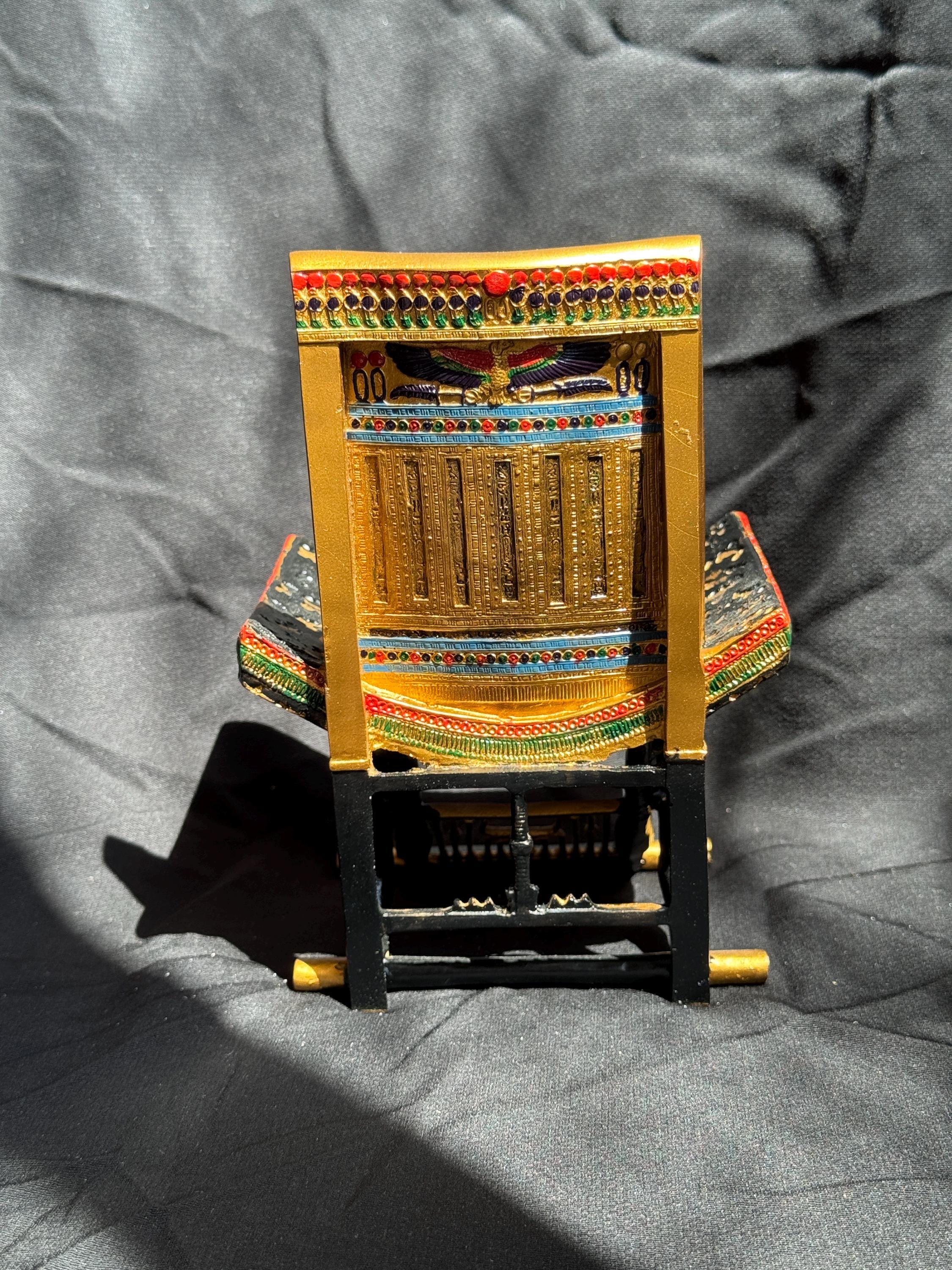 ツタンカーメン王の椅子 博物館の王座椅子 エジプトのファラオ