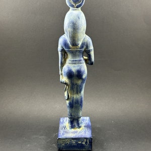 Autentica statua della dea Iside Scultura egiziana antica fatta a mano in pietra pesante realizzata in Egitto immagine 5