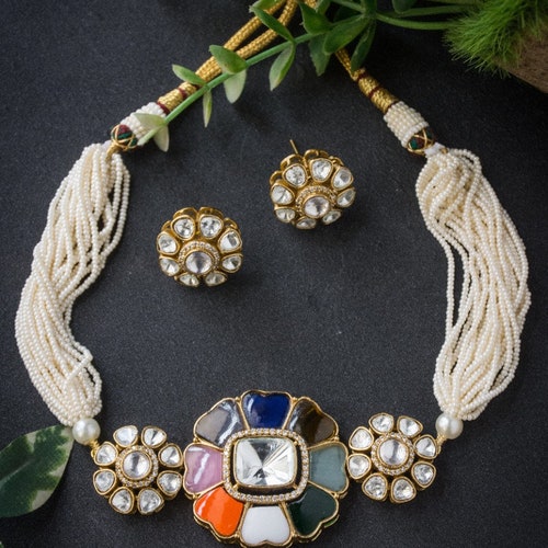 Exclusive kundhan choker shops set