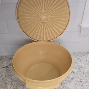 Vintage Harvest Gold Tupperware Salad Bowl #880, Tupperware Serving Bowl