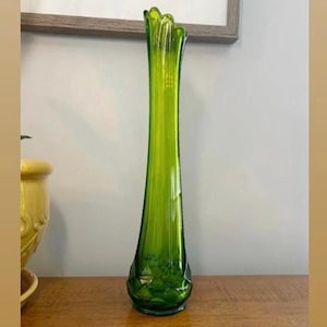 Vintage LE Smith Diamond Butt Swung Stretch Vase, Midcentury Vase, Midcentury Glass, MCM.
