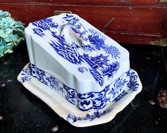 Plato para queso con tapa “Yang” de Midwinter Pottery Burslem Ironstone Blue Transferware