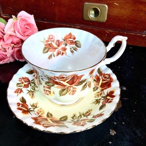 Royal Albert Lakeside Series Thirlmere Teacup and Saucer Set