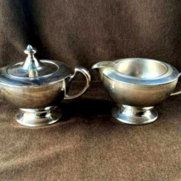 Vintage 1881 Rogers Quadruple Plated New York  Creamer and Sugar Bowl Set