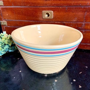 Vintage Watt Pottery Stoneware  8" Mixing Bowl Made in USA