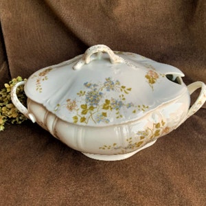 Vintage LS&S Carlsbad Austria China Covered Oval Tureen