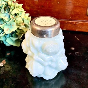 Victorian Eagle Glass Co Milk Glass Gaudy Rose Salt Shaker