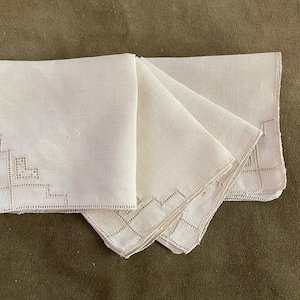 Set of 4 Vintage Ecru/light Beige Hand Embroidered Cocktail Napkins