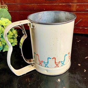 Vintage Androck Red and Blue Ducks Flour Sifter Made in USA