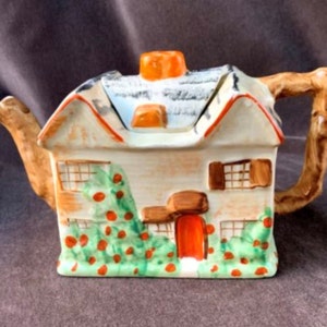 Vintage Arthur Wood Cottage Teapot