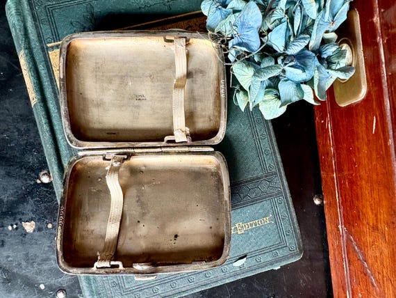 Silver Plated Engraved Rectangular Cigarette Case… - image 3