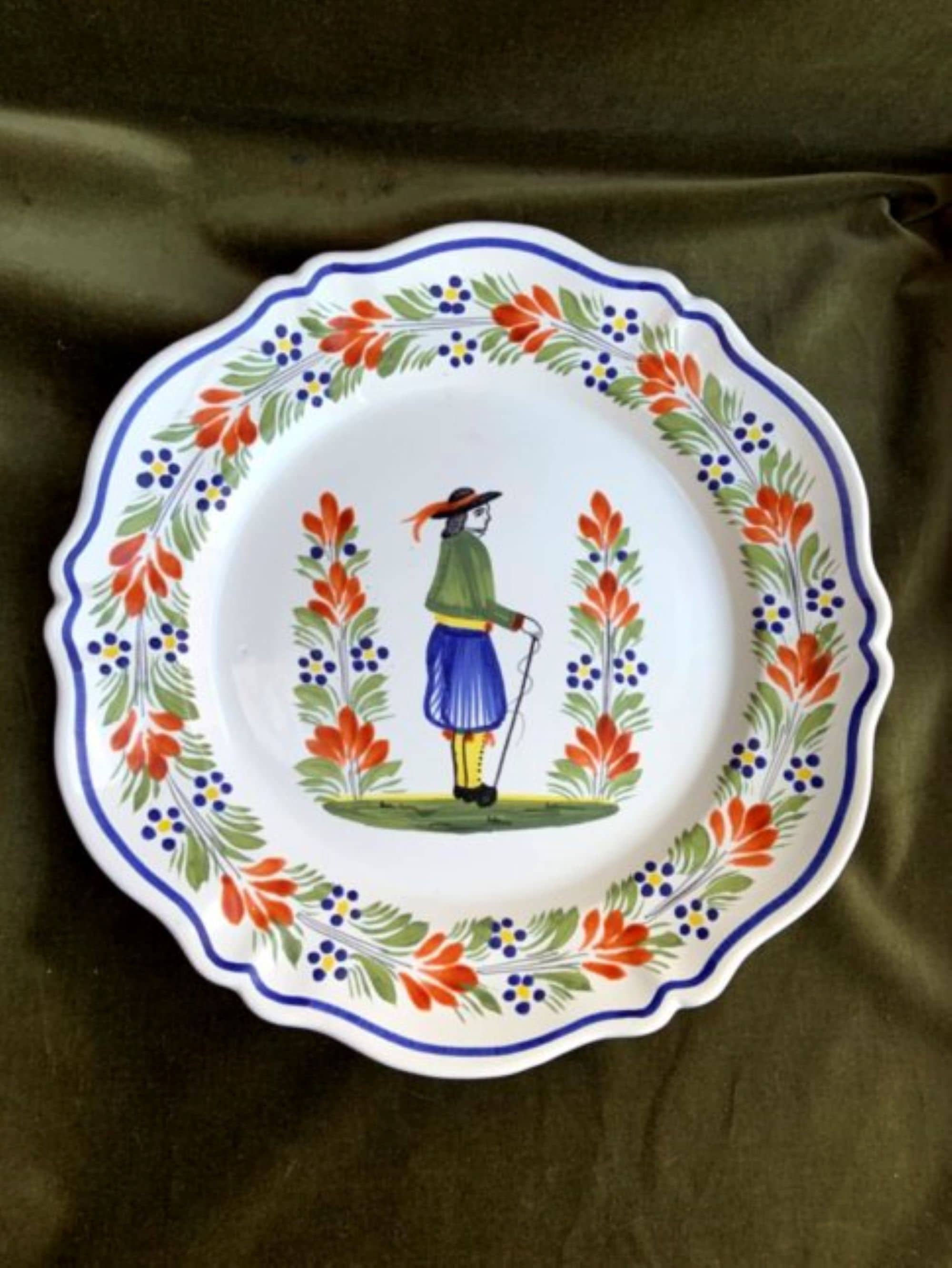 Vintage Henriot Quimper Faience 13.5