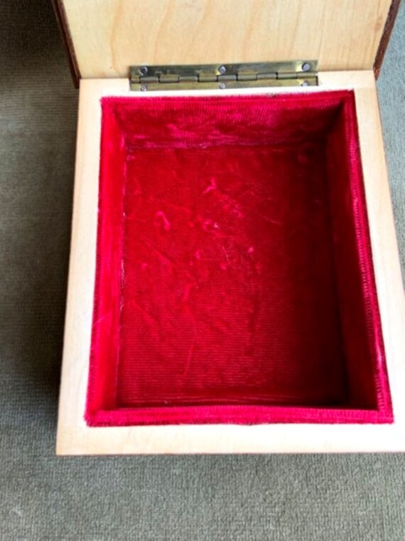 Wooden Box with Hinged Lid Gem