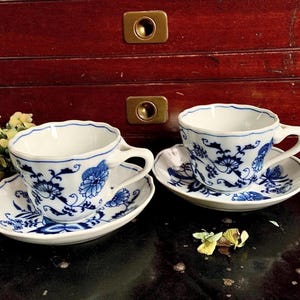 Set of Two Vintage Blue Danube Onion Teacups/Old Banner Mark