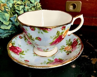 Royal Albert Old Country Roses Blue Damask Teacup and Saucer Set