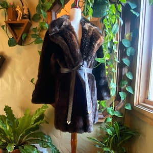 Vintage Chocolate Faux Fur Coat w/ Belt | plush, luxurious old Hollywood glam, big bell sleeves, oversized collar | Women&#39;s L