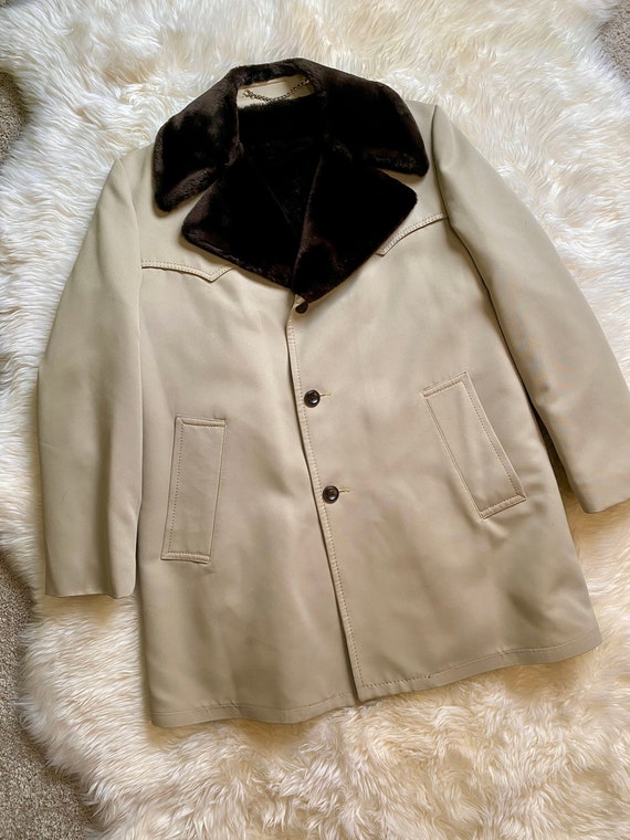 Vintage Mens Western Coat in a Tan Polyester with Dark Chocolatey Brown Faux Fur Lining, 1970s, Long Size 42, Chest 48 in