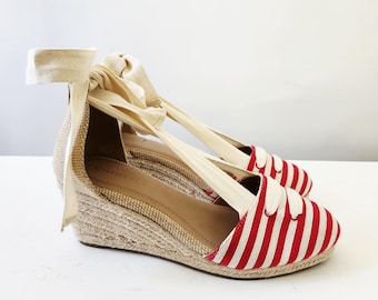 Espadrilles vintage listradas em vermelho e branco com tiras para amarrar - tamanho: US 8,5 M